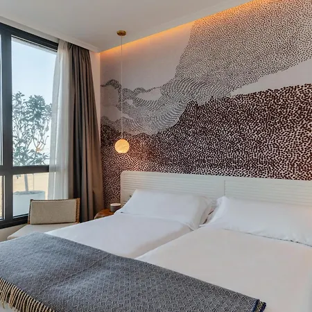 Hotel Hiru Uhinak 4*