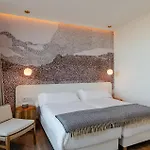 Hiru Uhinak 4*