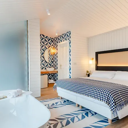 Hotel Hiru Uhinak 4*