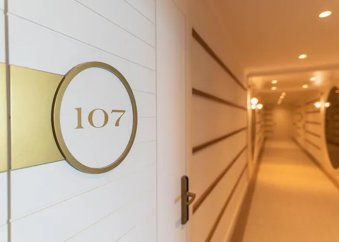 Hiru Uhinak 酒店 德巴