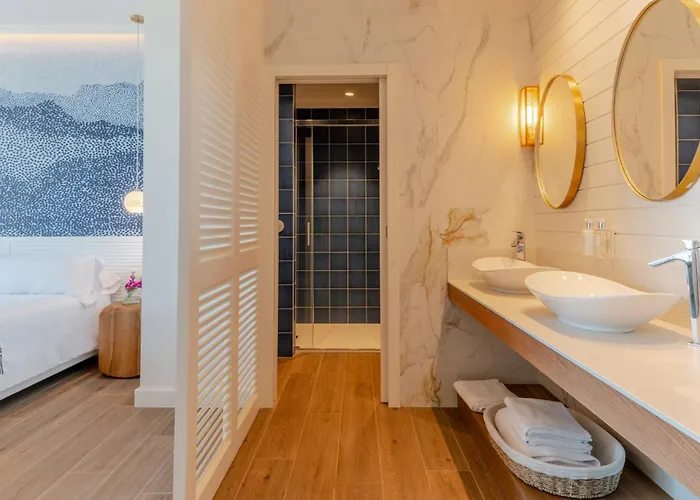 酒店 Hiru Uhinak 4*