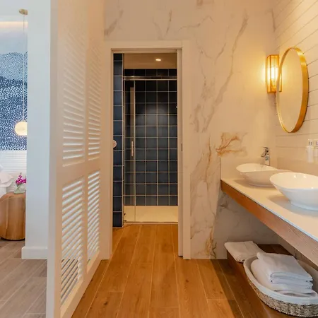 فندق Hiru Uhinak 4*