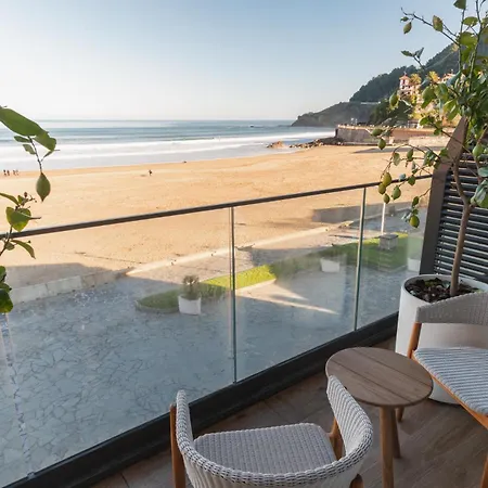 Hiru Uhinak ديبا